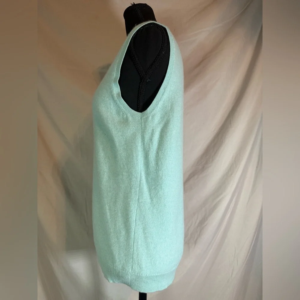 Saks Fifth Avenue Vintage‎ 1990s - 100% Cashmere Sleeveless Sweater 💙